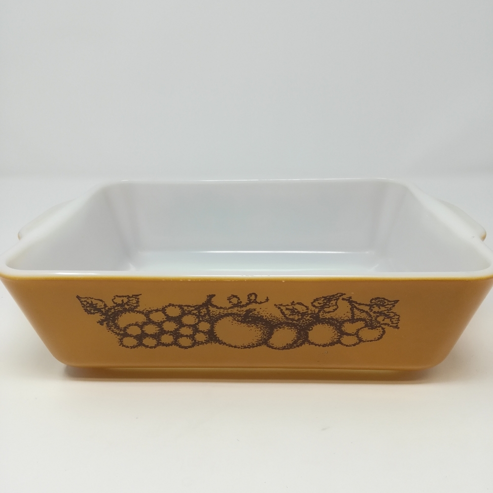 Vintage Pyrex baking dish orchard butterscotch